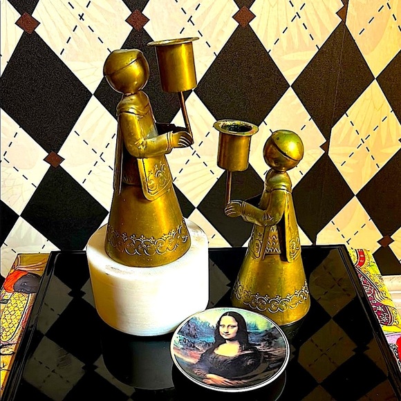 Vintage Brass Altar Figurine Candle Holders – Hand Hammered Rare Matching Pair - Picture 9 of 10